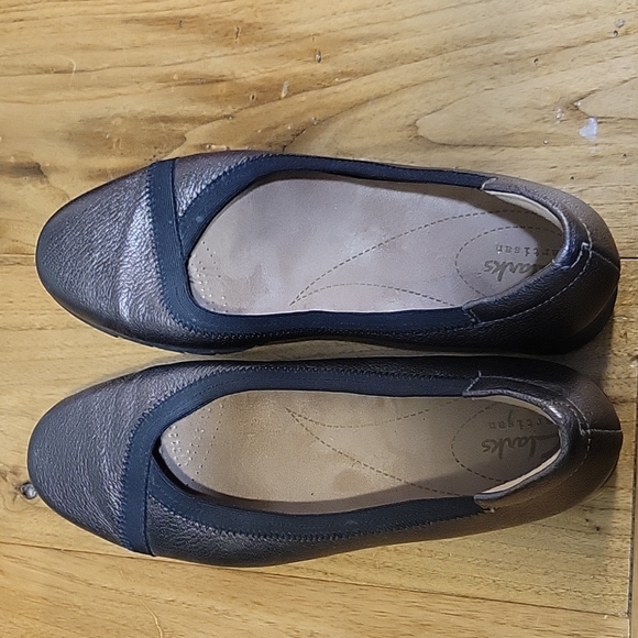 Clark's size 9.5 women's Daylin Hill comfort wedge in metallic brown & b… - Picture 6 of 9